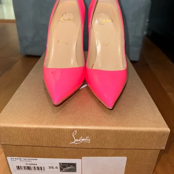 So Kate Christian Louboutin 120, 35.5 Shocking Hot Pink Patent Leather - Picture 2 of 8